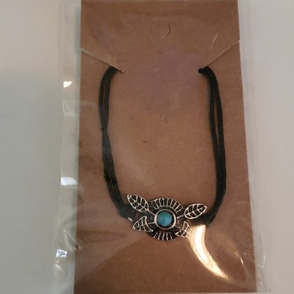 Torisque Arrows Charm Cord Bracelet - Picture 3 of 3